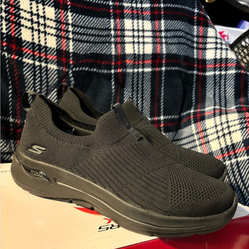 Skechers Go Walk Arch Fit